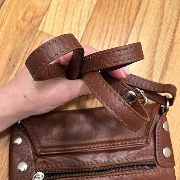 ✨ VERA PELLE ✨ Cognac Brown Leather Flap Adjustable Crossbody Bag Purse - Picture 9 of 10
